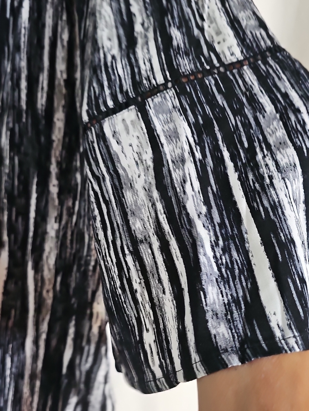 Gloria Vanderbilt Black and White Striped Brushstroke Blouse - Picture 3 of 6